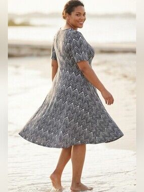 Avenue Black White Zigzag Chevron Knit Midi Dress Short Sleeve Plus Size 18